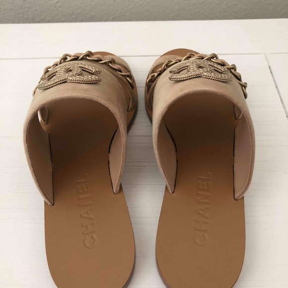 ❌SOLD❌ Chanel Beige Velvet Flat sandals - Picture 2 of 7